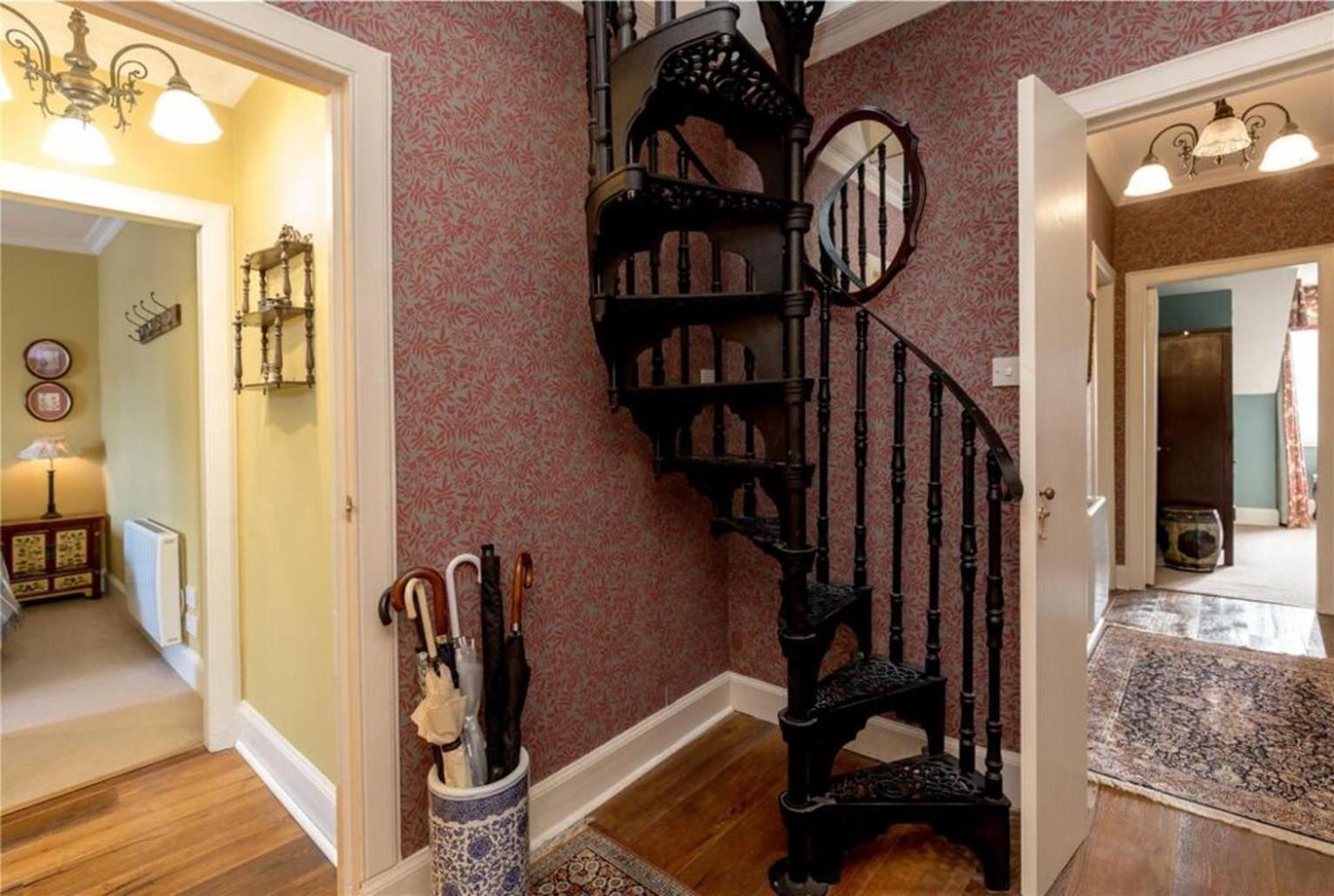 Stunning 5Br Royal Mile Penthouse Apartment Edinburgh Bagian luar foto